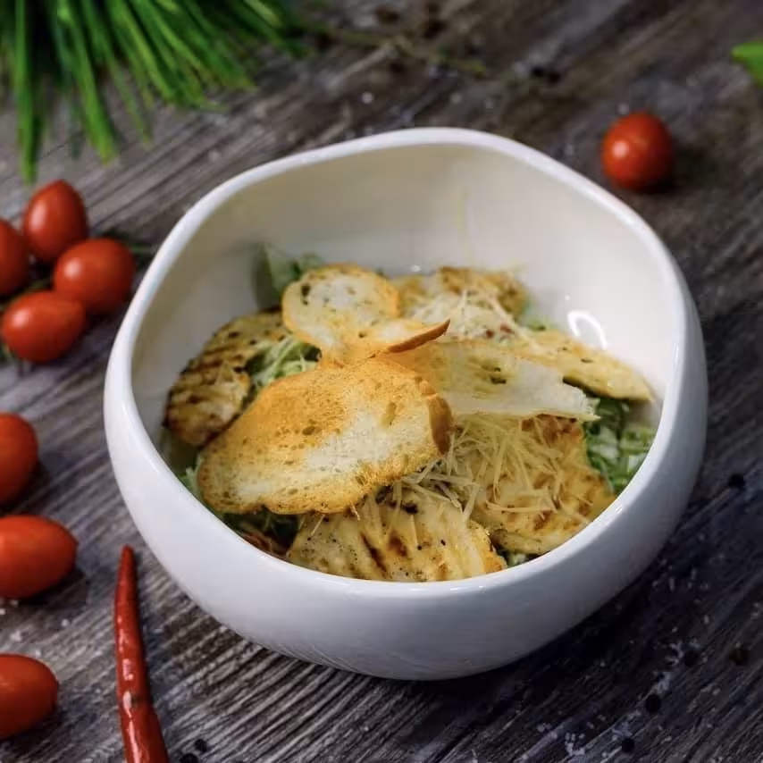 Фото Цезарь с курицей